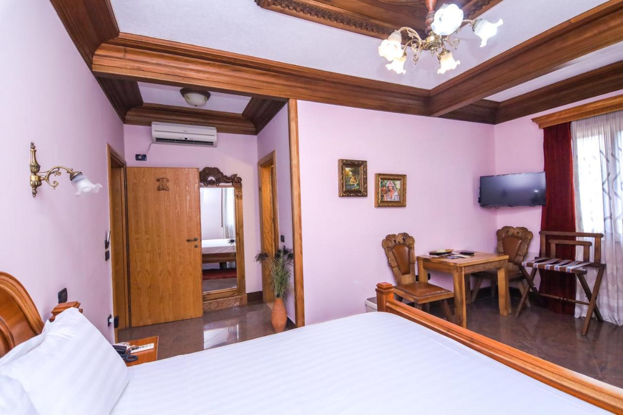 Brilant Antik Hotel Tiranë Luaran gambar