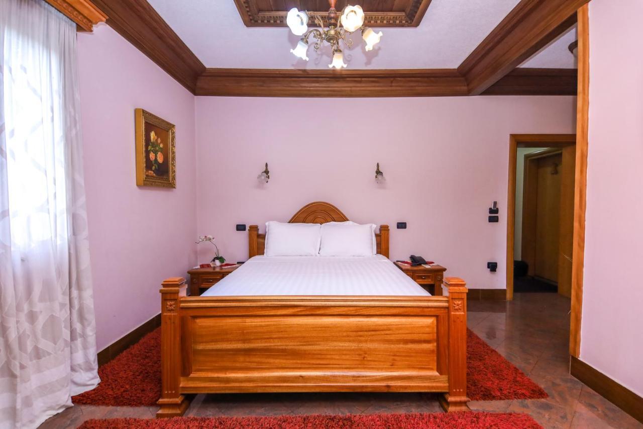 Brilant Antik Hotel Tiranë Luaran gambar