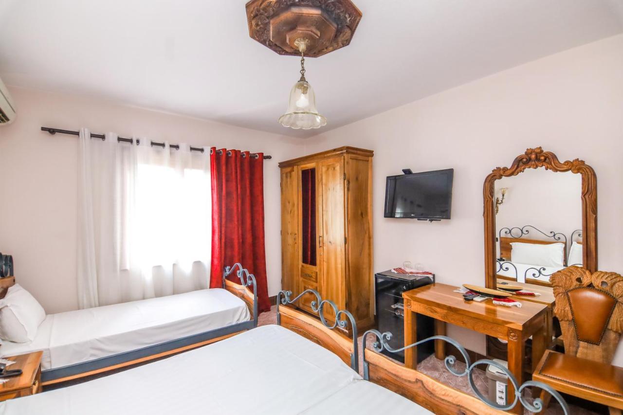 Brilant Antik Hotel Tiranë Luaran gambar